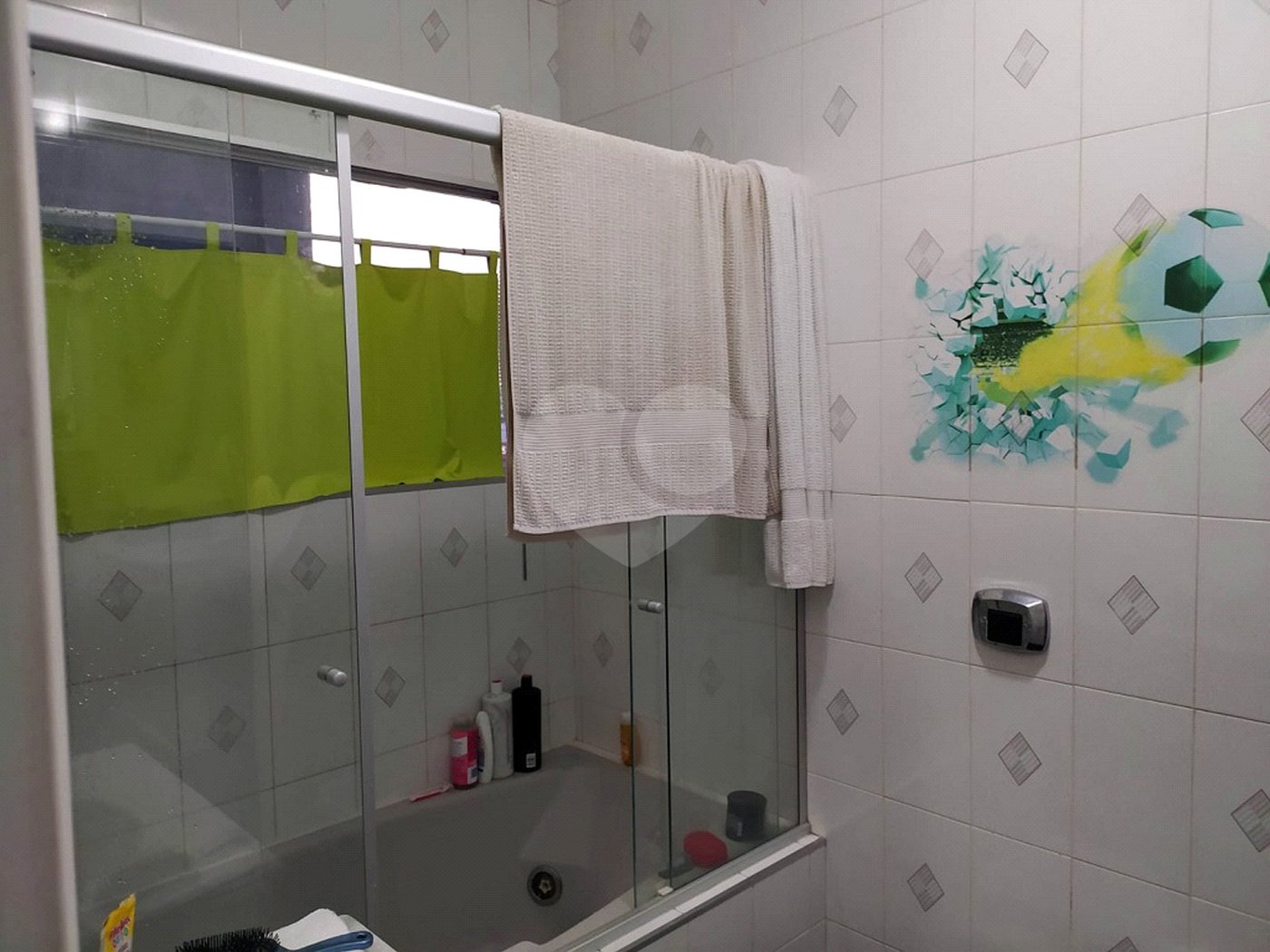 Sobrado à venda com 4 quartos, sendo 2 suítes, em Vila Paulicéia, São Paulo, SP