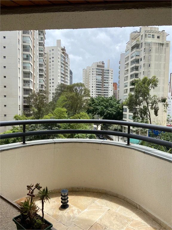 Apartamento à venda com 3 suítes em Vila Andrade, São Paulo, SP