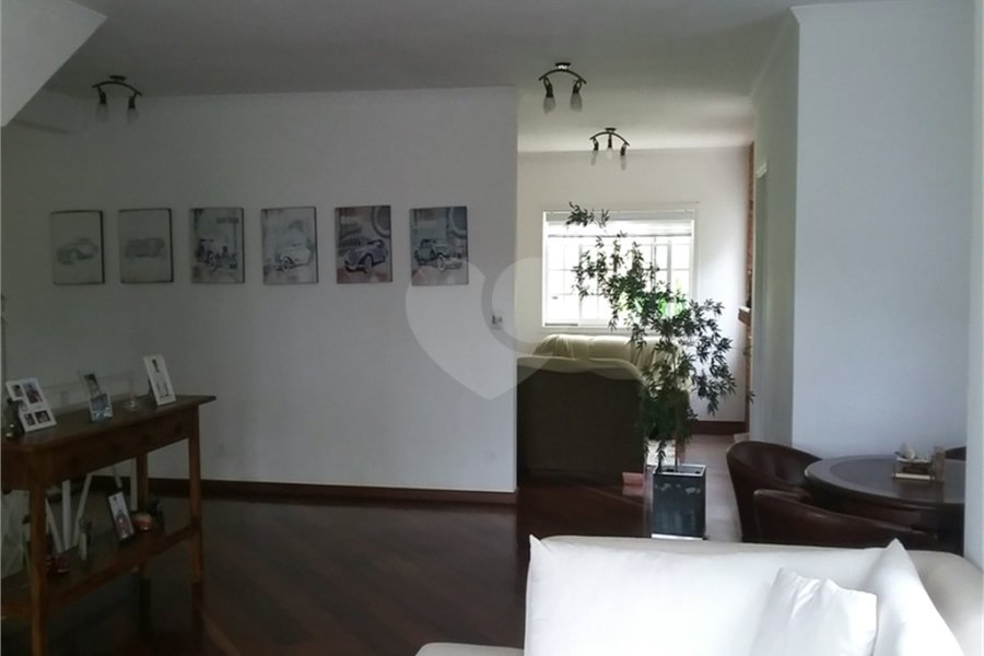 Casa à venda com 4 suítes no condomínio Suíça da Cantareira, Mairiporã - SP