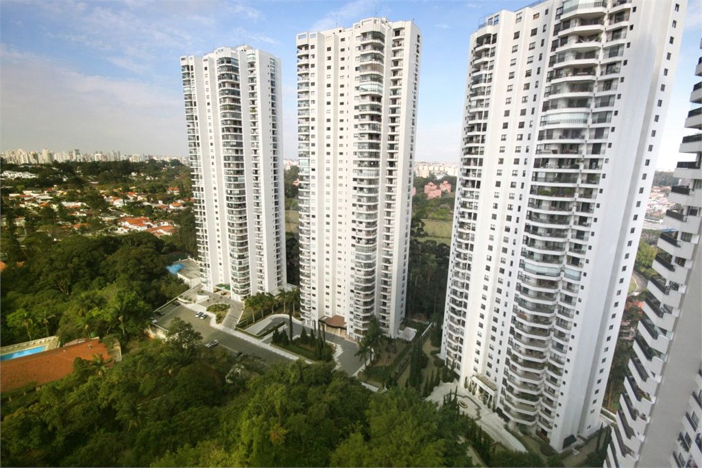 Apartamento à venda com 4 suítes em Jardim Marajoara, São Paulo, SP