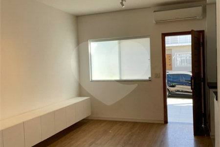 Casa à venda com 3 quartos, sendo 1 suíte, no condomínio Villaggio DI Itaici, Indaiatuba - SP
