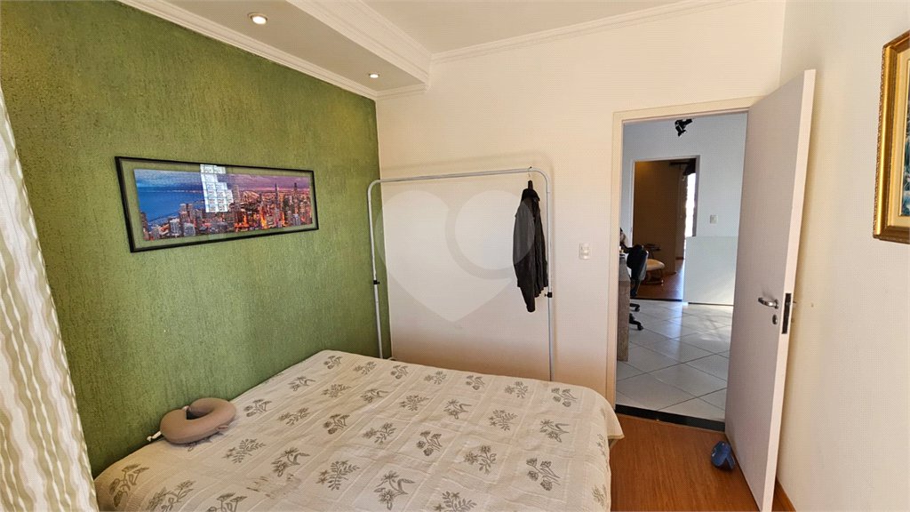 Sobrado à venda com 3 quartos, sendo 1 suíte,  em Residencial Colinas, Mogi das Cruzes, SP