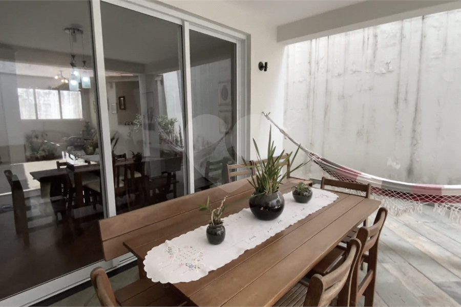 Casa à venda com 4 quartos, sendo 2 suítes, em Jardim Guanca, São Paulo, SP
