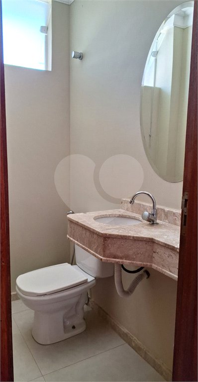 Casa à venda com 3 quartos, sendo 1 suíte, no condomínio Residencial Itatiba Country Club, Itatiba - SP