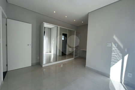 Casa à venda com 3 quartos, sendo 1 suíte,  no condomínio Le France, Sorocaba - SP