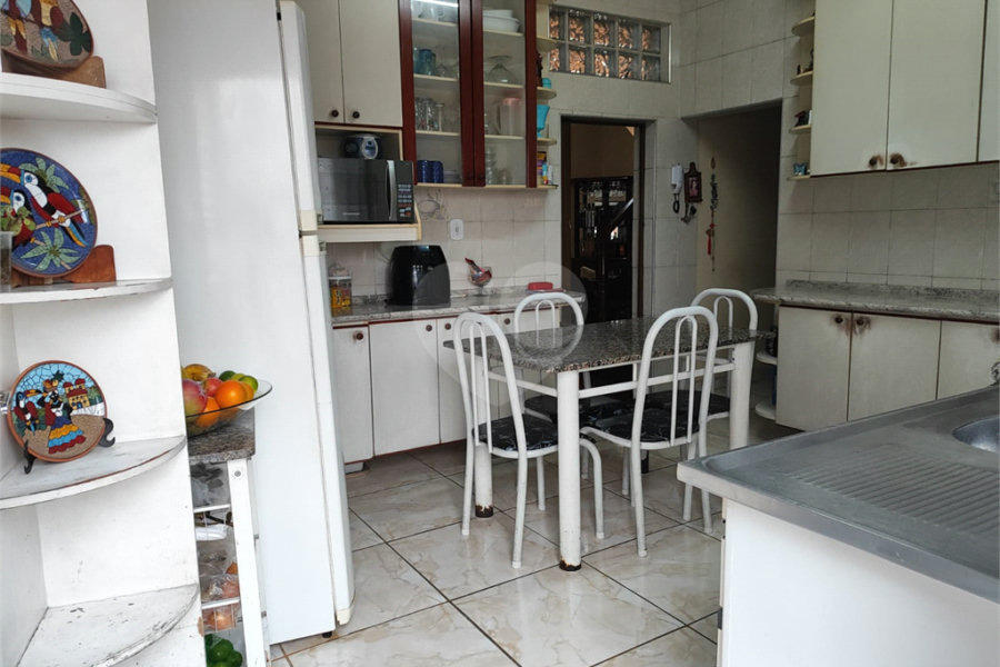 Sobrado à venda com 4 quartos, sendo 1 suíte,  em Saúde, São Paulo, SP