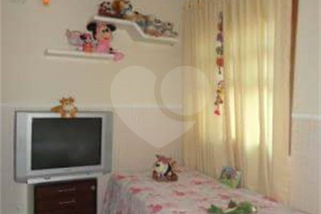 Casa à venda com 3 quartos, sendo 1 suíte,  em Parque Monte Alegre, Taboão da Serra, SP