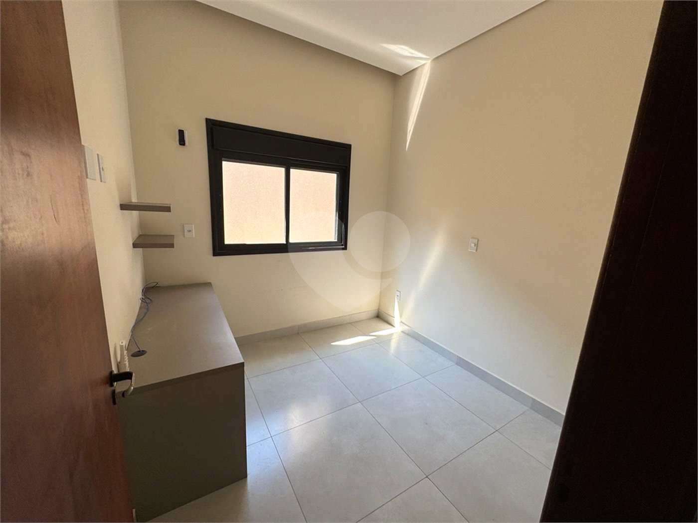 Casa à venda com 3 quartos, sendo 1 suíte, no condomínio Vila Ytu, Indaiatuba - SP