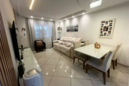 Casa à venda com 3 quartos, sendo 1 suíte, no condomínio Residencial Villagio Vitória, Guarulhos - SP