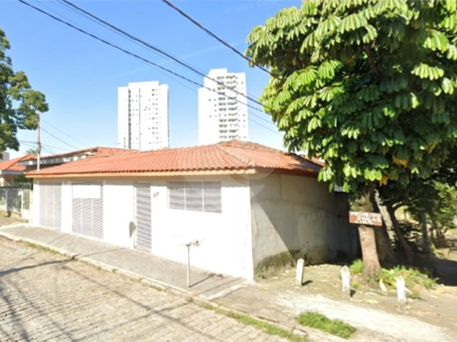 Casa Térrea à venda com 4 quartos, sendo 3 suítes,  em Vila Galvão, Guarulhos, SP