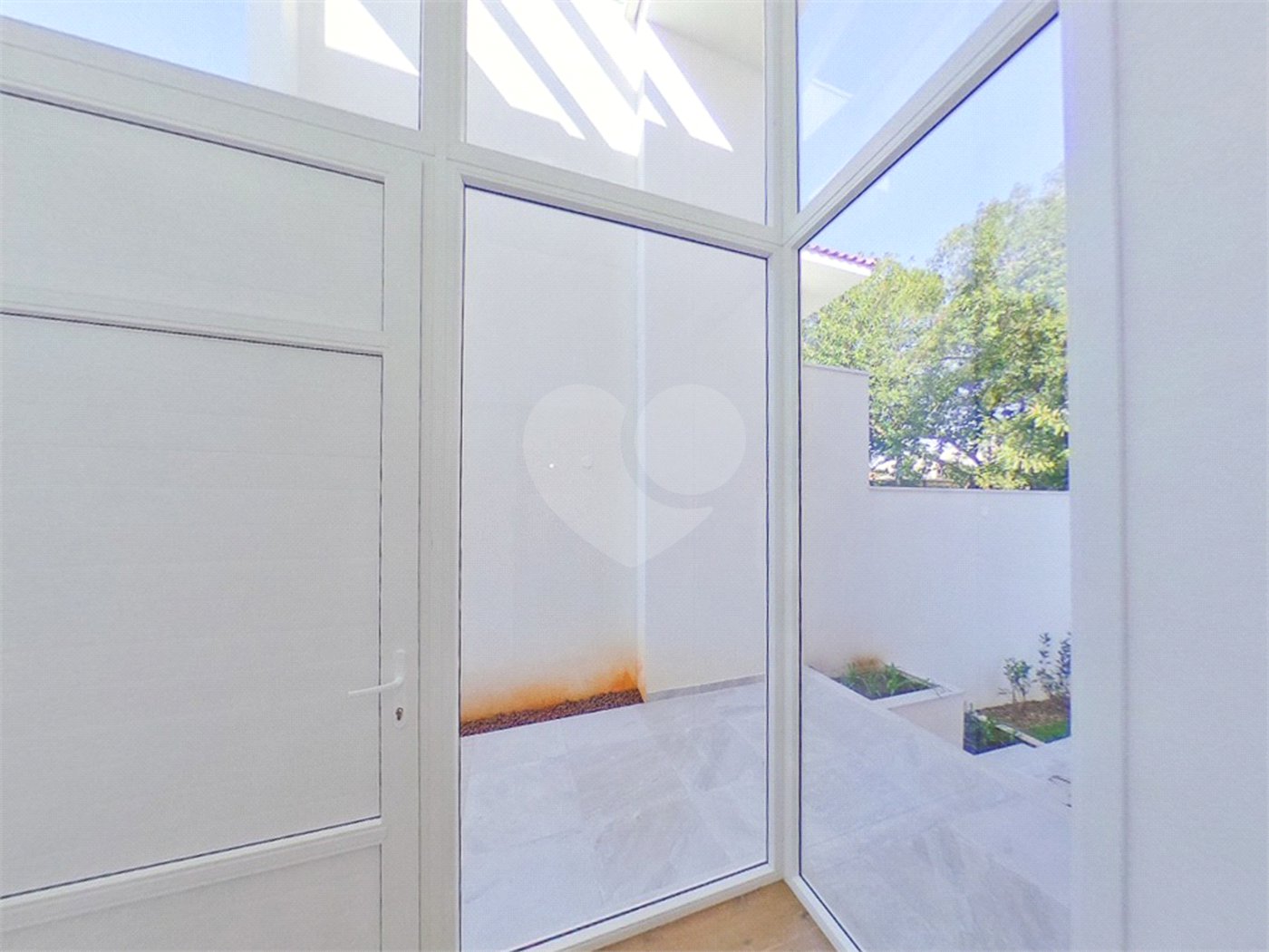 Casa à venda com 4 quartos, sendo 3 suítes,  em Jardim Marajoara, São Paulo, SP