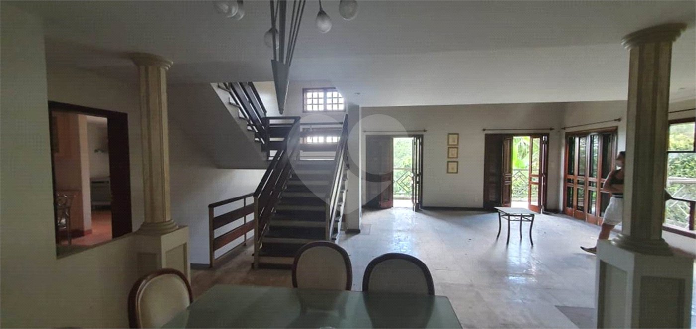 Sobrado à venda ou para alugar com 5 quartos, sendo 3 suítes,  em Tremembé, São Paulo, SP