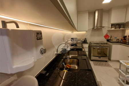 Apartamento à venda com 3 quartos, sendo 1 suíte, em Copacabana, Rio de Janeiro, RJ