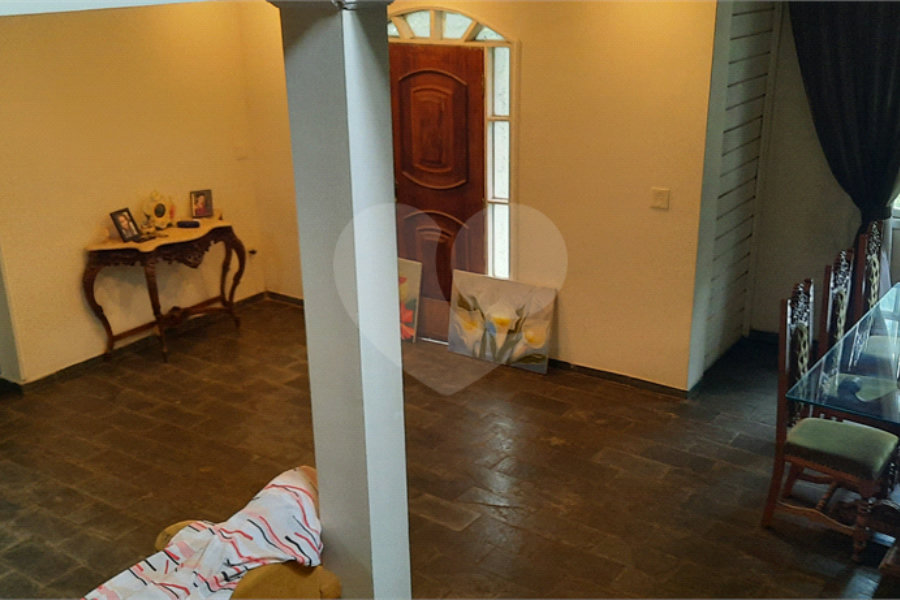 Casa à venda com 3 quartos, sendo 1 suíte, no condomínio Alpes da Cantareira, Mairiporã - SP