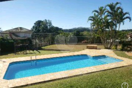 Casa à venda com 2 quartos, sendo 1 suíte, no condomínio Novo Horizonte, Piracaia - SP