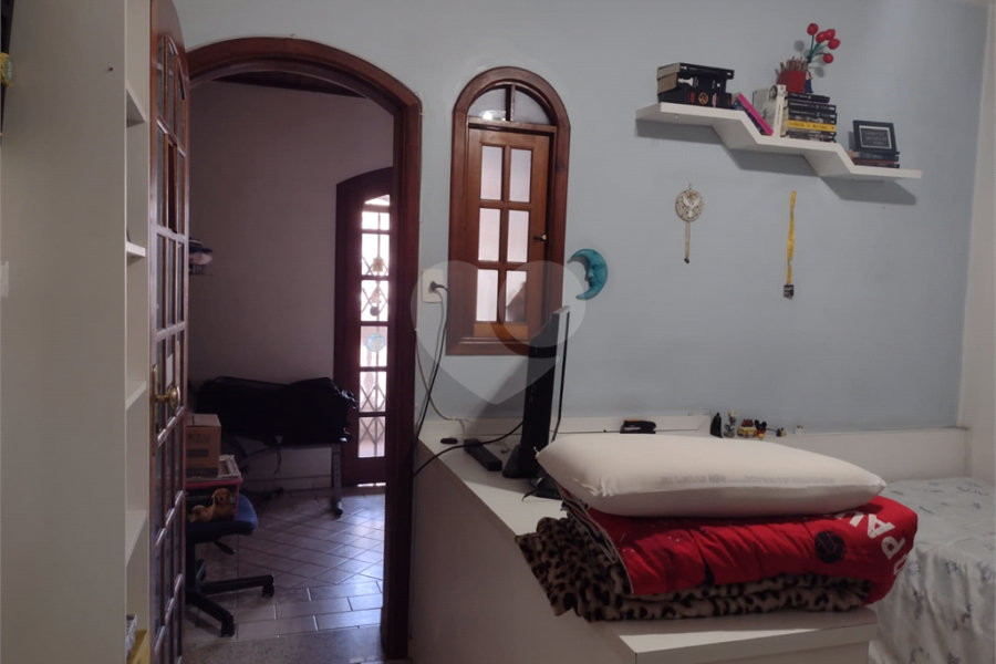 Casa à venda com 4 quartos, sendo 2 suítes, em Vila Gustavo, São Paulo, SP