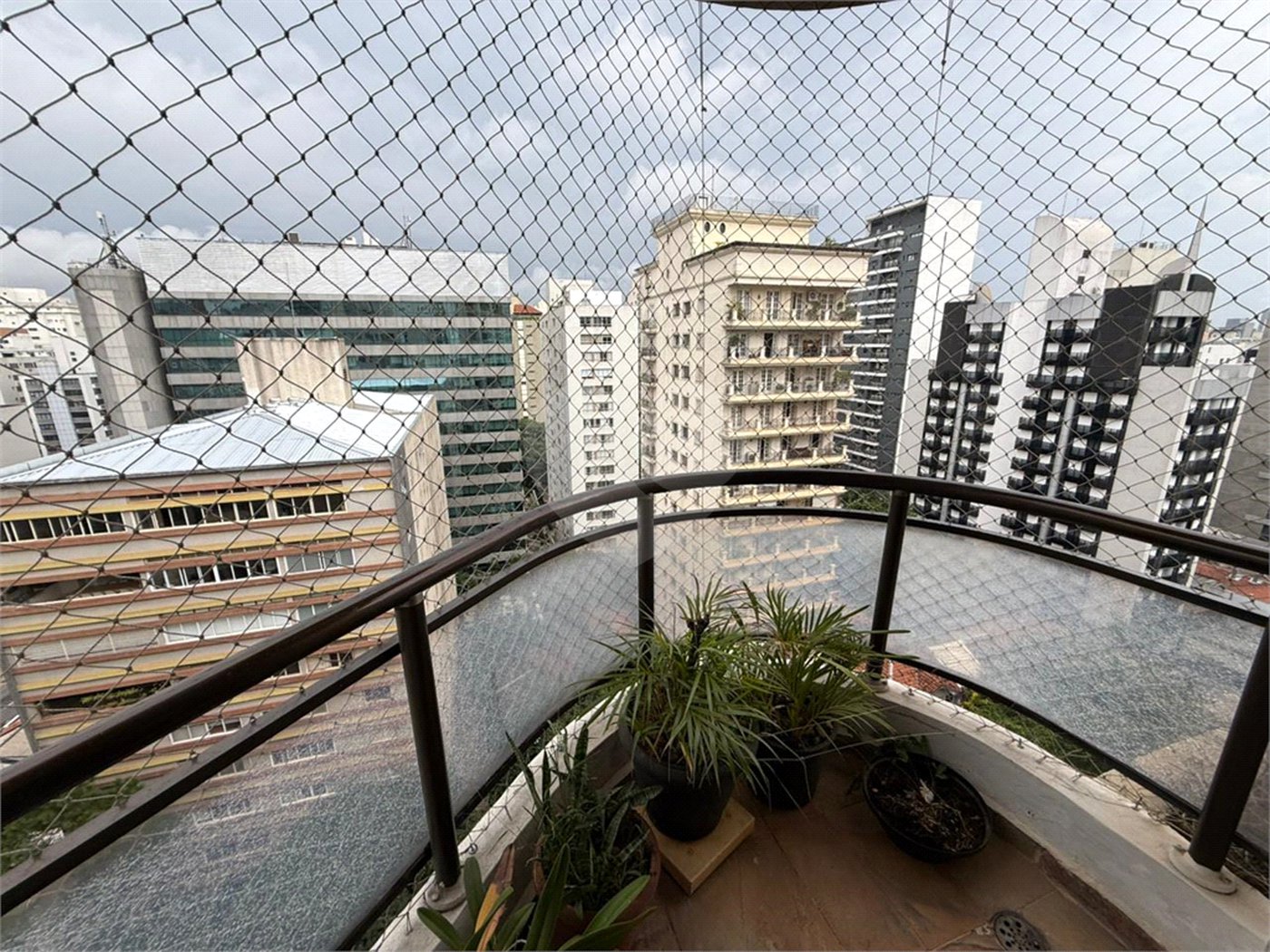 Apartamento à venda com 3 quartos, sendo 1 suíte, em Jardim Paulista, São Paulo, SP