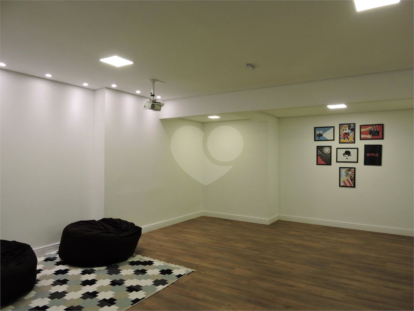 Apartamento à venda com 2 quartos, sendo 1 suíte, em Jardim Nair Maria, Salto, SP