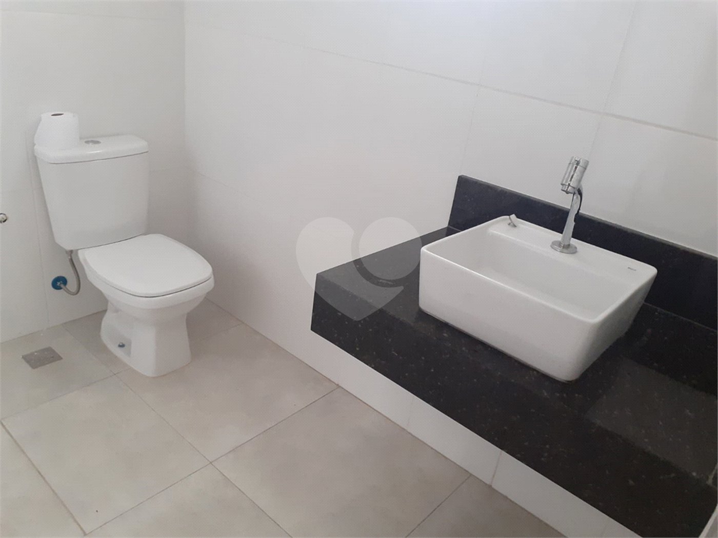 Casa à venda com 3 quartos, sendo 1 suíte, em Nova Cerejeira, Atibaia, SP