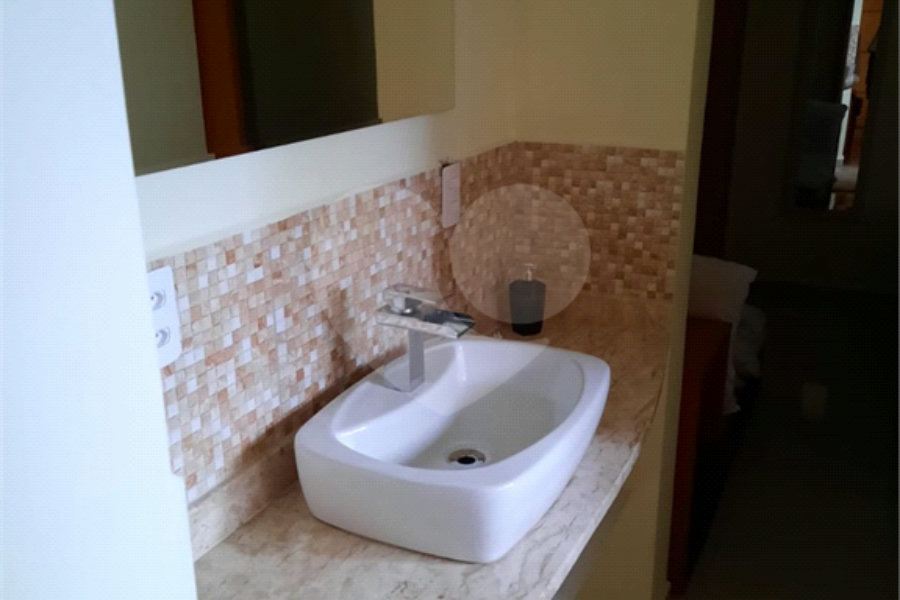 Casa à venda com 4 quartos, sendo 2 suítes, no condomínio Parque das Garças, Atibaia - SP