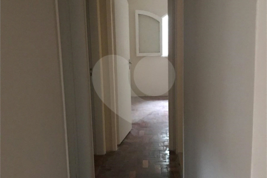 Sobrado à venda com 4 quartos, sendo 1 suíte, em Jardim Floresta, São Paulo, SP