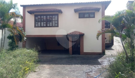 Sobrado à venda com 3 suítes em Santa Terezinha, São Paulo, SP