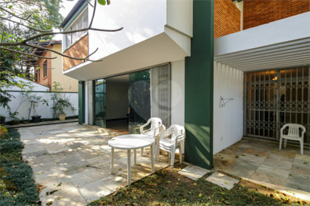 Sobrado à venda com 3 quartos, sendo 1 suíte,  em Granja Julieta, São Paulo, SP