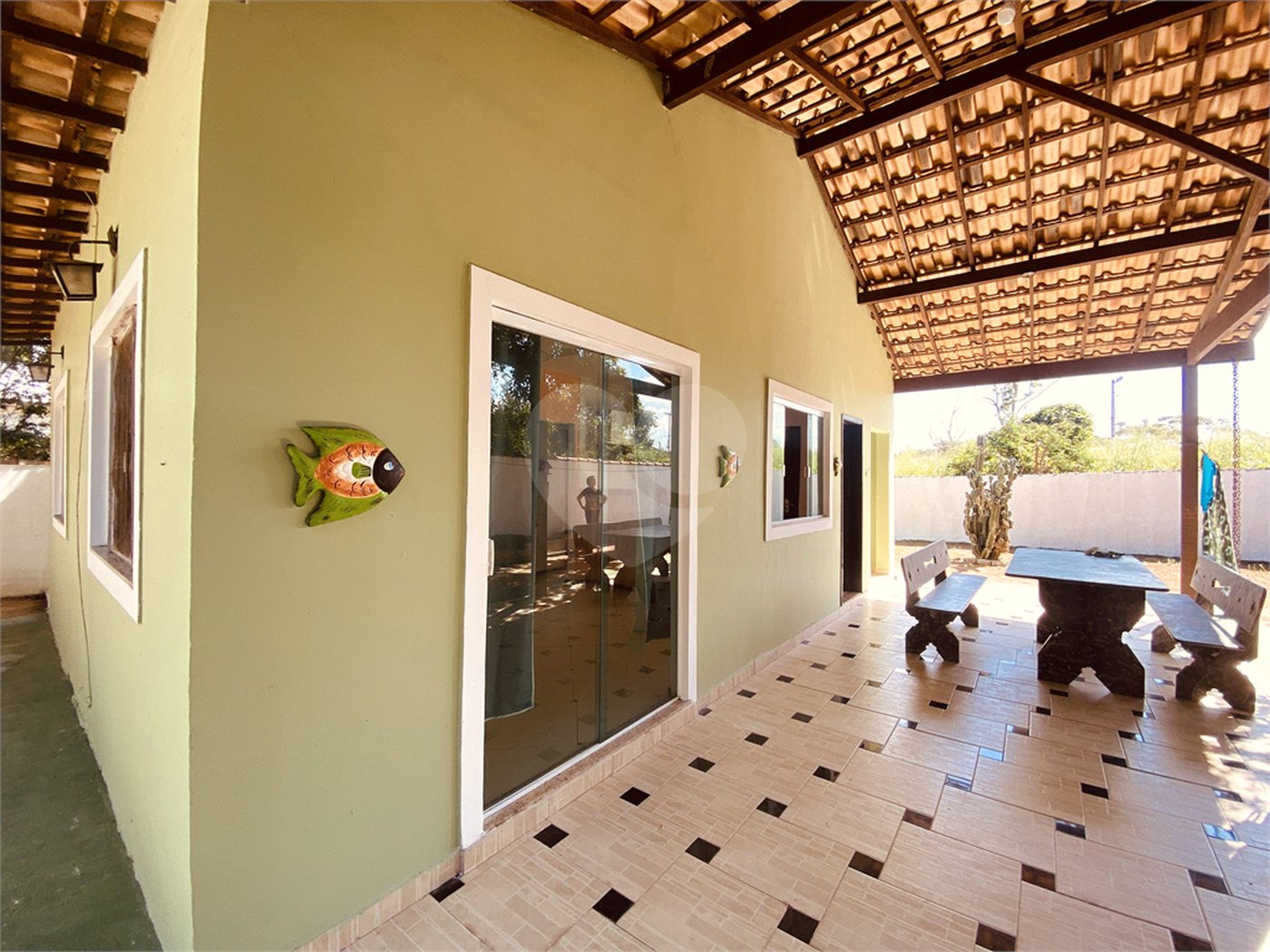 Casa em condomínio para alugar com 2 quartos, sendo 1 suíte, em Caravelas, Armação dos Búzios, RJ