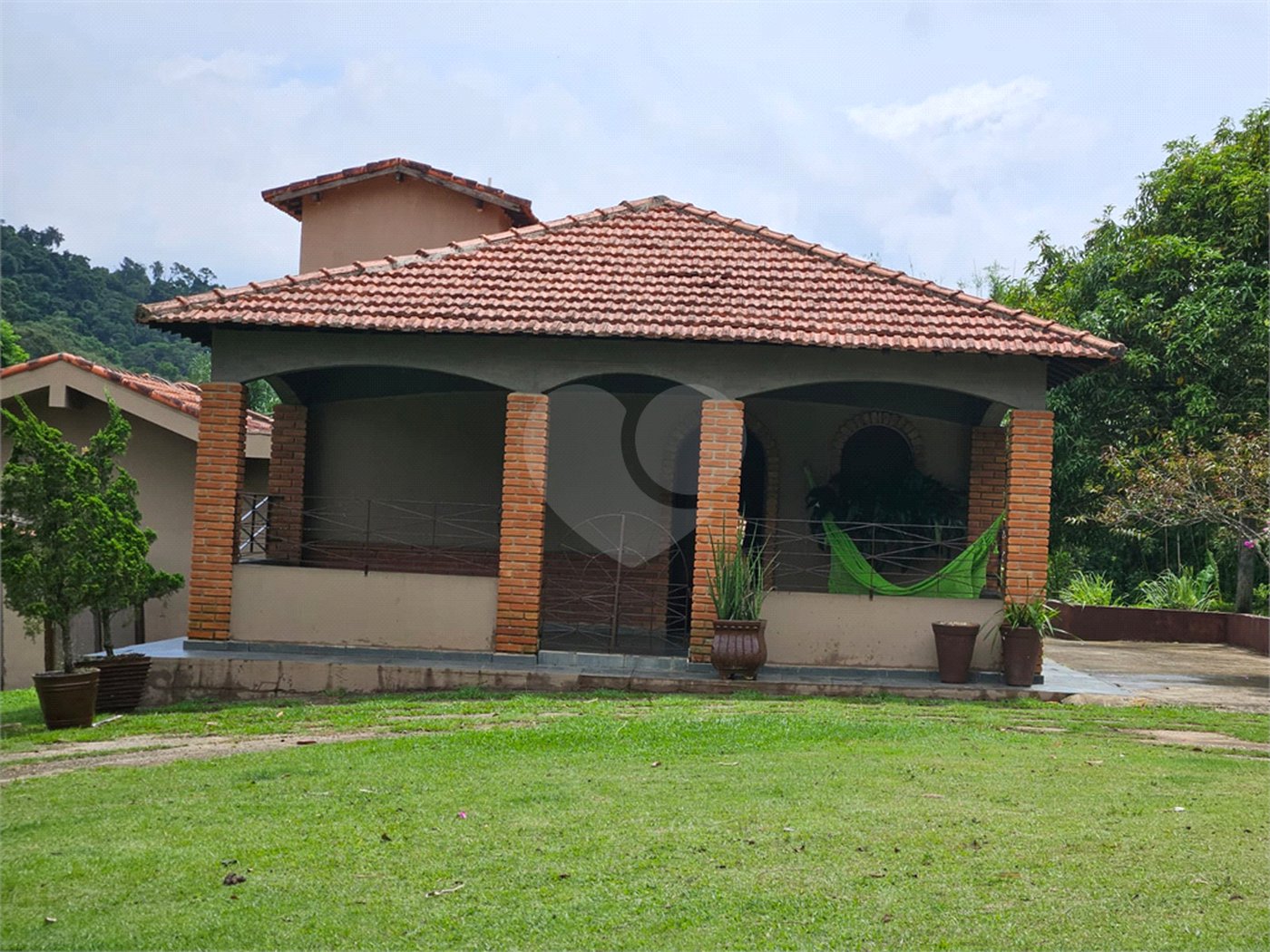 Sítio à venda com 6 quartos, sendo 1 suíte,  em Bairro do Cambará, São Roque, SP