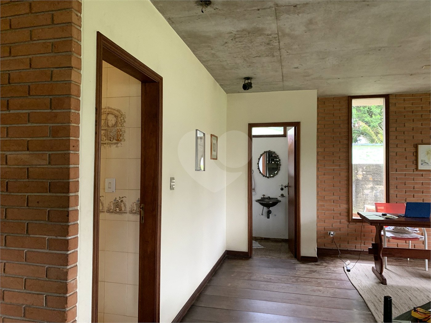 Sobrado à venda com 4 quartos, sendo 2 suítes,  em Tremembé, São Paulo, SP