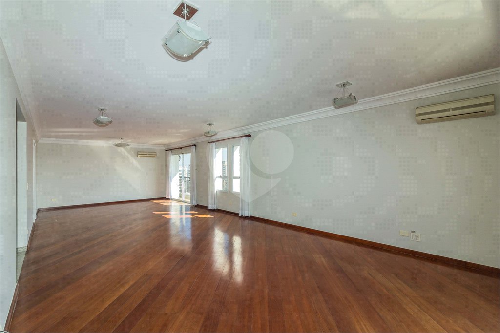 Apartamento à venda com 3 suítes em Campo Belo, São Paulo, SP