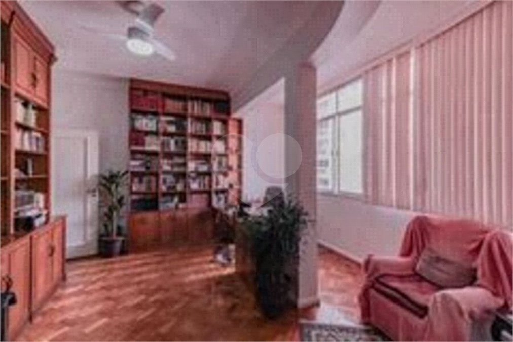 Apartamento à venda com 5 quartos, sendo 1 suíte,  em Copacabana, Rio de Janeiro, RJ