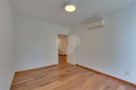 Apartamento à venda com 4 suítes em Jardim Marajoara, São Paulo, SP