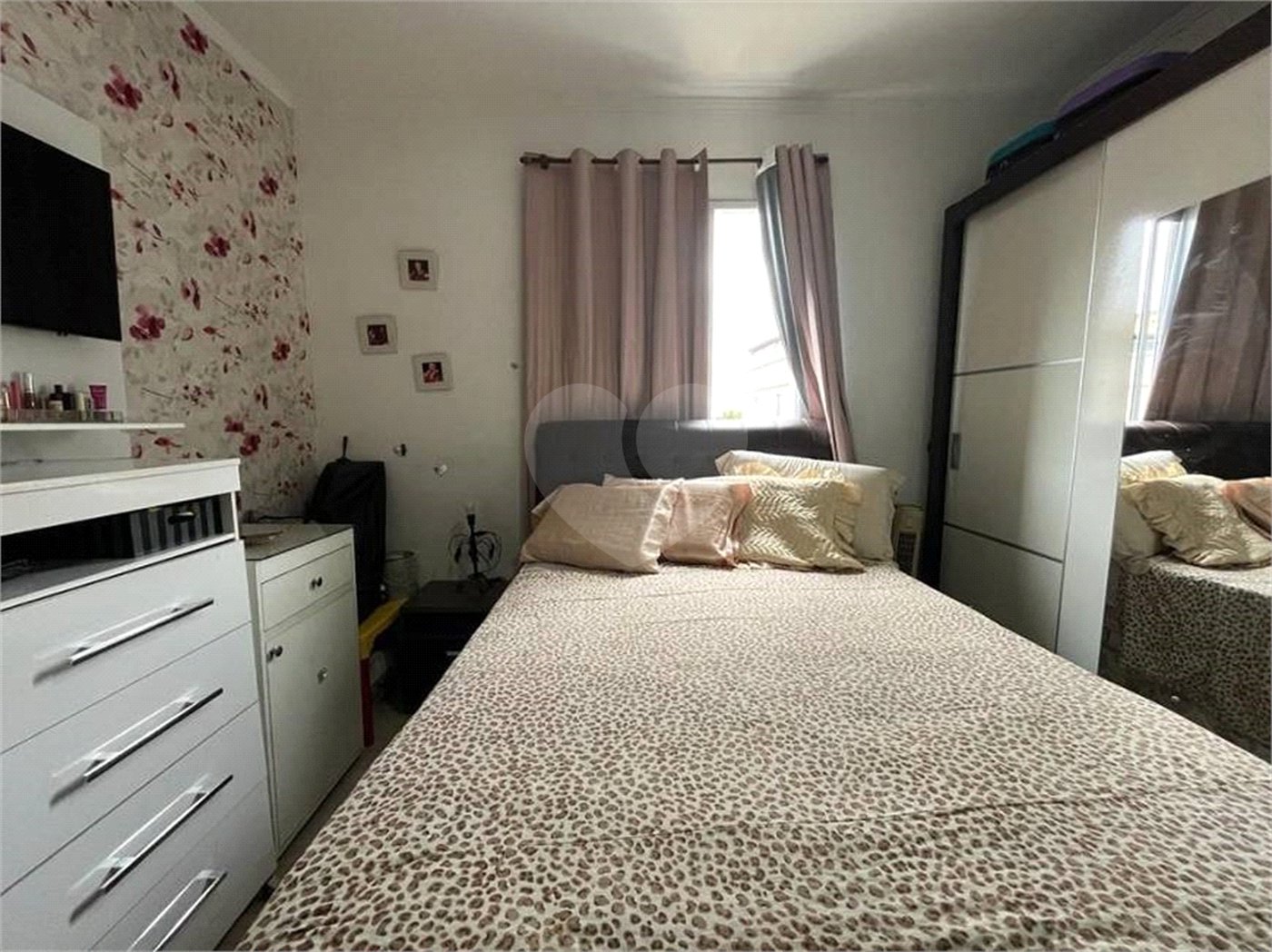 Apartamento à venda com 3 quartos, sendo 1 suíte, em Vila Santana, Mogi das Cruzes, SP