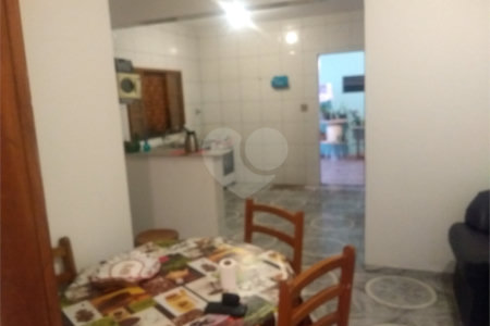 Sobrado à venda com 3 quartos, sendo 1 suíte, em Jardim Maria Antônia Prado, Sorocaba, SP