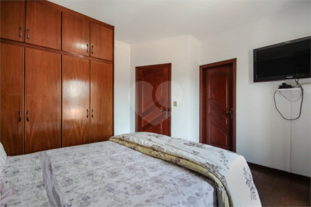 Casa à venda com 4 quartos, sendo 3 suítes, em City América, São Paulo, SP
