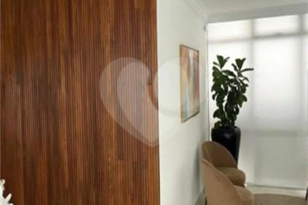 Apartamento à Venda no Itaim Bibi com Infraestrutura Completa de Lazer