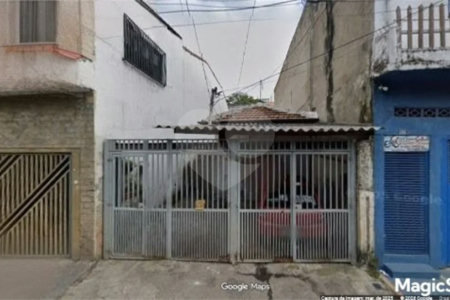 Casa com 150m² , 1 dormitório , 1 vaga de garagem , precisando de reforma , `venda na Penha.