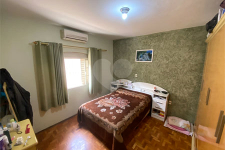 Casa térrea para venda, na Vila Marcelino.