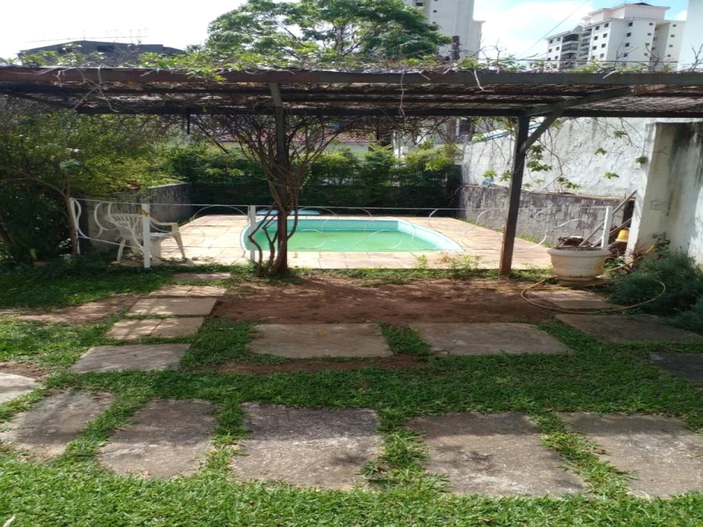 Casa à venda com 6 quartos em Jardim Peri Peri, São Paulo, SP