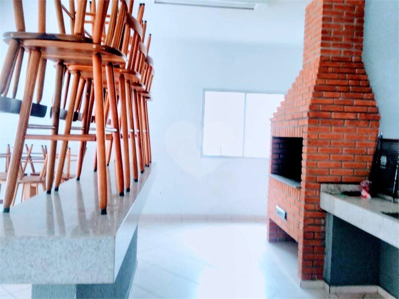 Apartamento à venda com 2 quartos, sendo 1 suíte,  em Vila Santana, Mogi das Cruzes, SP