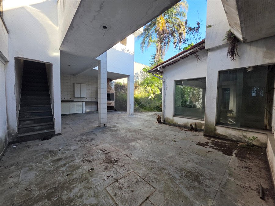 Casa à venda com 4 quartos, sendo 1 suíte, em Indianópolis, São Paulo, SP
