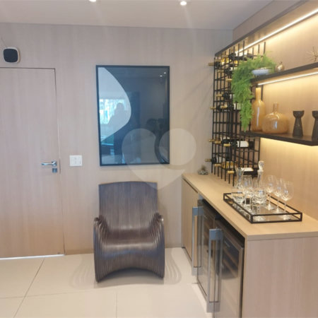 Apartamento à venda com 3 quartos, sendo 2 suítes,  em Jardim das Acácias, São Paulo, SP