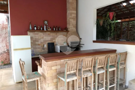 Casa à venda com 3 quartos, sendo 1 suíte, no condomínio Acmti - Colinas do Mosteiro, Terras de Itaici e Recanto dos Pássaros, Indaiatuba - SP