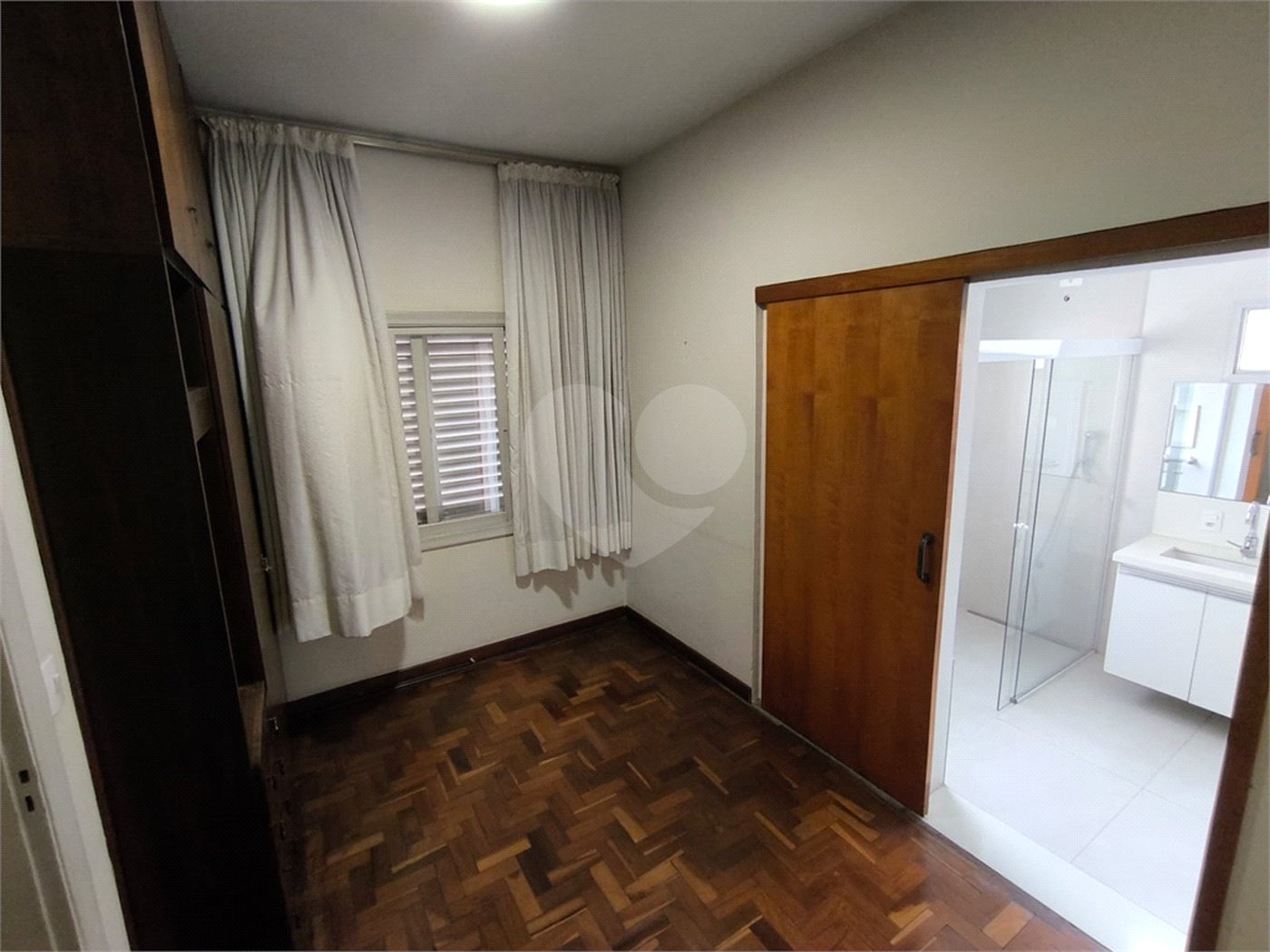 Sobrado à venda com 5 quartos, sendo 1 suíte, em Jardim Trussardi, São Paulo, SP