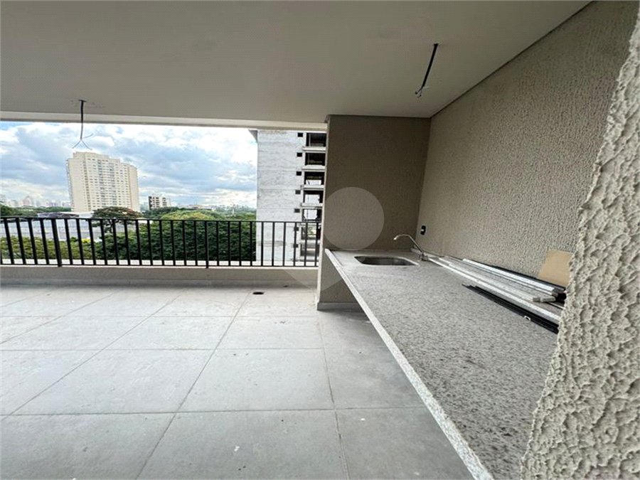 Apartamento à venda com 3 suítes em Vila Clementino, São Paulo, SP