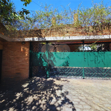 Casa à venda com 4 quartos, sendo 2 suítes, em Cidade São Francisco, São Paulo, SP