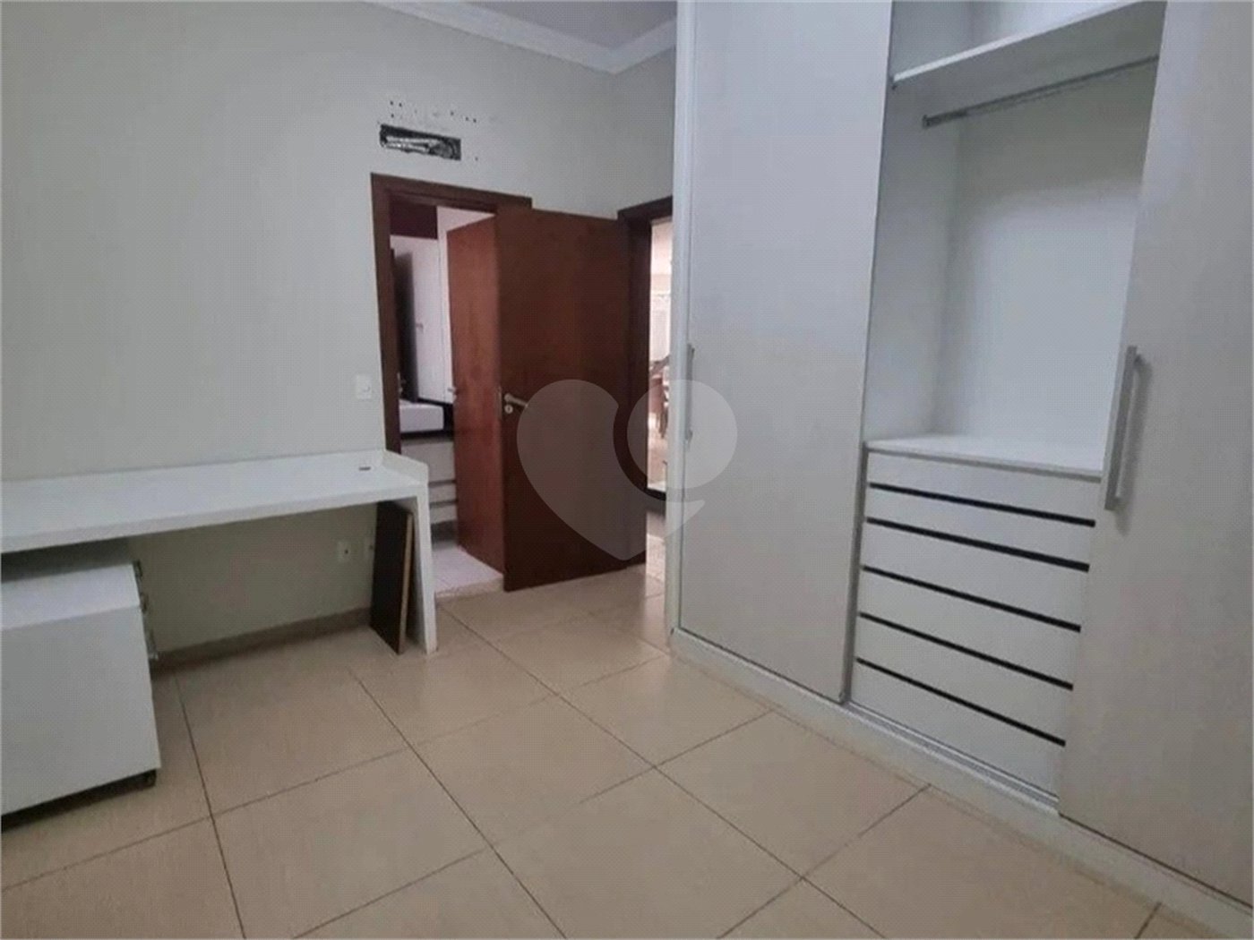 Casa à venda com 4 suítes no condomínio Mont Blanc, Sorocaba - SP