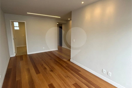 Apartamento à venda com 3 quartos, sendo 2 suítes, em Rio Comprido, Rio de Janeiro, RJ