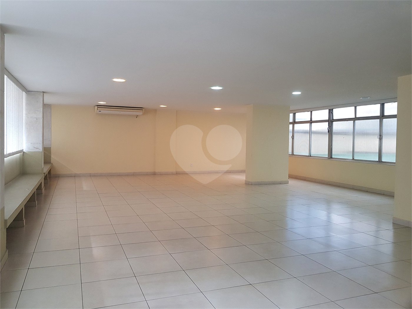 Apartamento à venda com 3 quartos, sendo 2 suítes,  em Tijuca, Rio de Janeiro, RJ